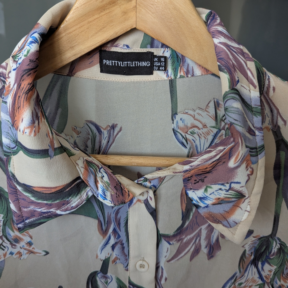๐ท Preloved PrettyLittle Things Plus Floral Tulip Oversized Blouse - Size 12 - Picture 7 of 16